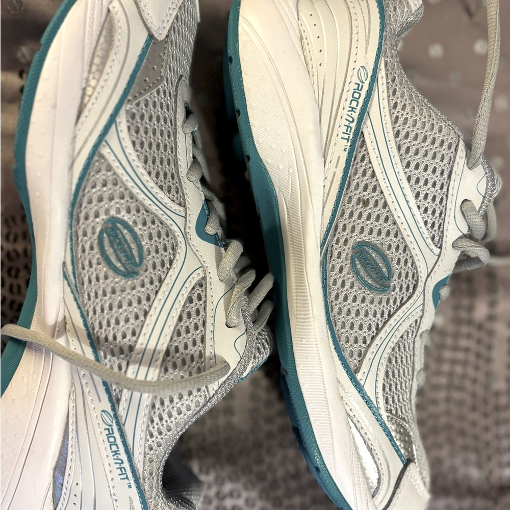 Rock n fit tennis shoes size 6 barely worn